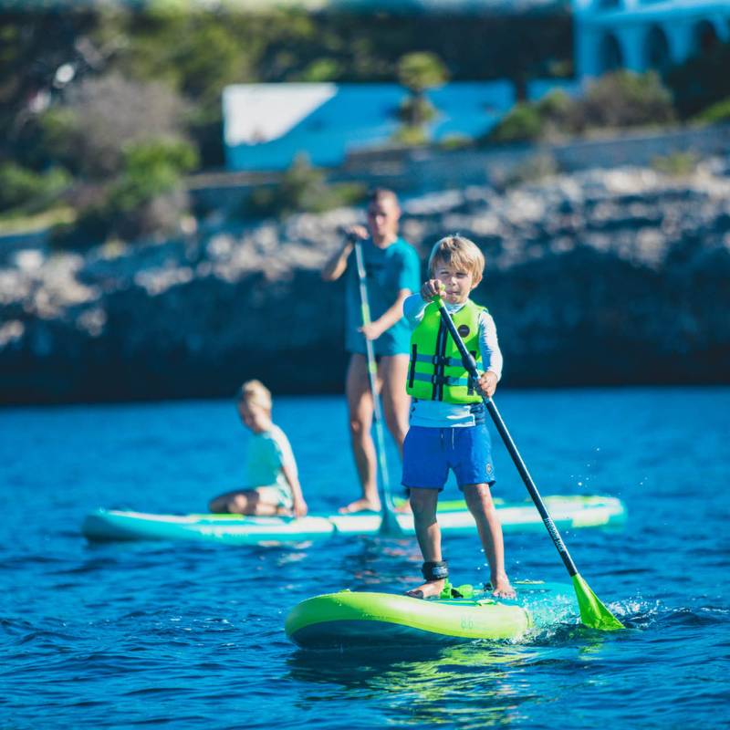 jobe-freedom-kids-fibreglass-sup-paddle-boy-on-water-4