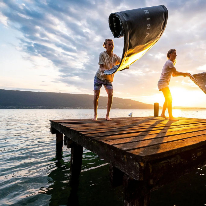 aqua-marina-glow-inflatable-paddleboard-with-light-system-unfolding