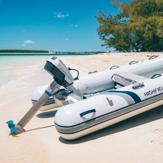 ePropulsion-Spirit-1.0-Plus-battery-boat-on-beach