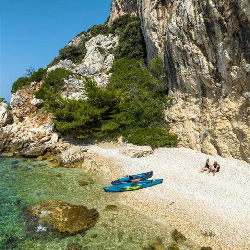 jobe-tasman-440-inflatable-kayaks-on-the-beach